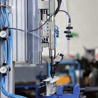 WEBER Schraubautomaten Rögzített csavarozástechnika Rögzített csavarozástechnika Az egyedi állomástól a csavarozórendszerig A WEBER csavarozó automaták együtt nőnek azokkal az elvárásokkal, amelyeket