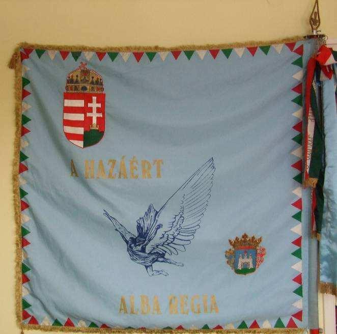 Három kötetes repülı és ejtıernyızés történeti