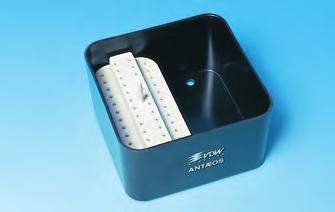 995 Basic-Box 2100 (VDW-Antaeos) 48 műszer tárolására és sterilizálására szolgáló perforált doboz mattfekete szintetikus anyagból.