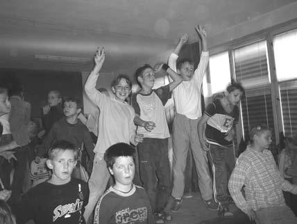 Ebből mindannyian tanultunk, majd máskor jobb lesz a szervezés. A mi első óránk rajz volt. A 7. osztályban három kilencedikes volt a legnagyobb.