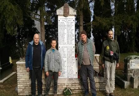 Bokasérülésem miatt tiszteletemet tehettem a Szalkai és Letkési hősök emlékművénél.