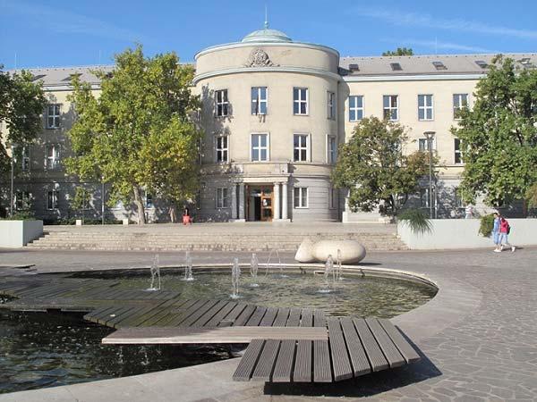AZ ELLENŐRZÉS TERÜLETE Dunaújvárosi Egyetem feladatát. A Dunaújvárosi Egyetem 1 2016. január 1. előtt Dunaújvárosi Főiskola jogelődjét 1969. évben alapították.