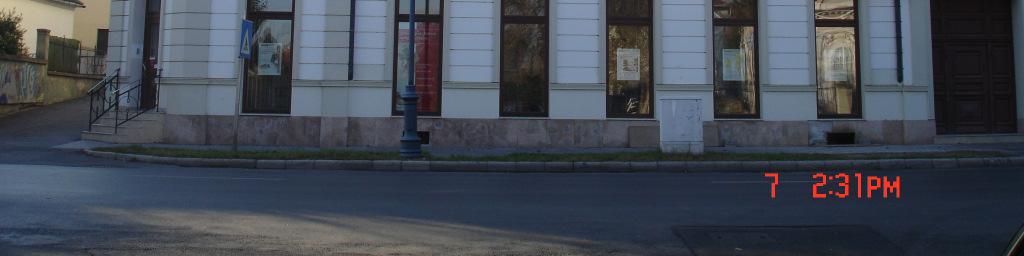Kiss Ernö utca 35/A irodaház és raktár T-Com