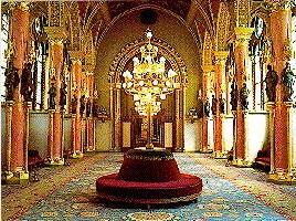 Lobbizás Lobby: angol szó, jelentése előcsarnok, hall USA: a Képviselőház előcsarnoka, ahol a képviselőket várják mindazok, akik az ügyeiket el akarják intézni velük Eredetileg az előcsarnokban