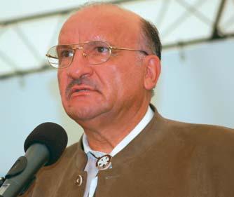 litika formálásába, az állami erdõtervezés során gondoskodni kell a lakosság széles körû tájékoztatásáról, és országos szinten intézményesíteni kell az Egyesület által már évek óta megszervezett