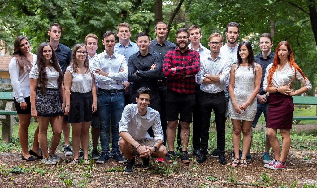 A Mentor Gárda Karunkon 2001 óta hallgatói kezdeményezés eredményeként működik a Mentor Gárda, melynek tagjai önként és szívesen foglalkoznak azzal, hogy segítsék a beilleszkedésedet az új