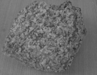 Pha kém phát triển hơn nhiều so với pha, gồm các đá granit mica, granit alaskit hạt nhỏ.