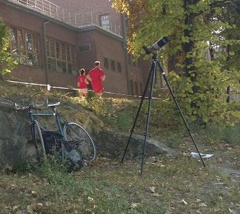 2. ábra: Őszi megfigyelőhely a Margit-szigeten (fotó: Turny Zoltán) / Autumn watch site on the Margaret Island pokon a darázsölyvek már reggel 8 órakor is vonultak.
