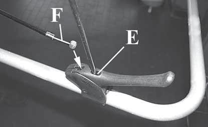 Kapcsoló Rögzítse a kapcsolót (14. ábra, H) a csavarral (L) a fogantyún az előre kialakított megfelelő furatban, ellenőrizze, hogy a művelet végeztével az kifelé álljon a gépkezelő bal oldalán.