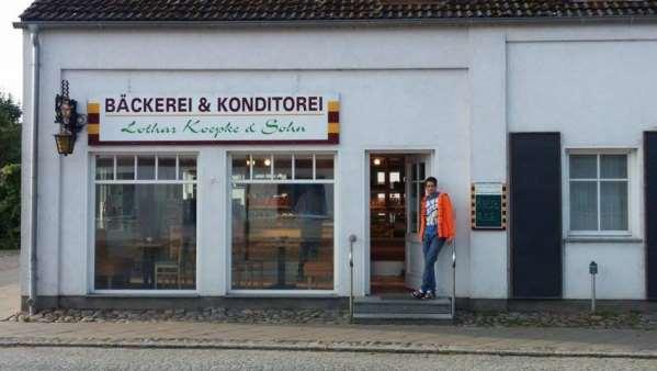 33nap. Mai hajnali 2kor keltünk szokásosan. Szinte már teljesen hozzászoktunk a reggeli kelésre. Mai napon is egyedül dolgoztam, ami már szinte megszokottá vált számomra.
