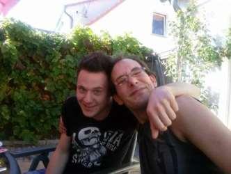 46nap. A mai napon is szokásosan reggel 7kor keltünk és már 8kor a pékségbe voltunk. Vártuk, hogy ma mit mond a főnök, hogy mit kell tenni.