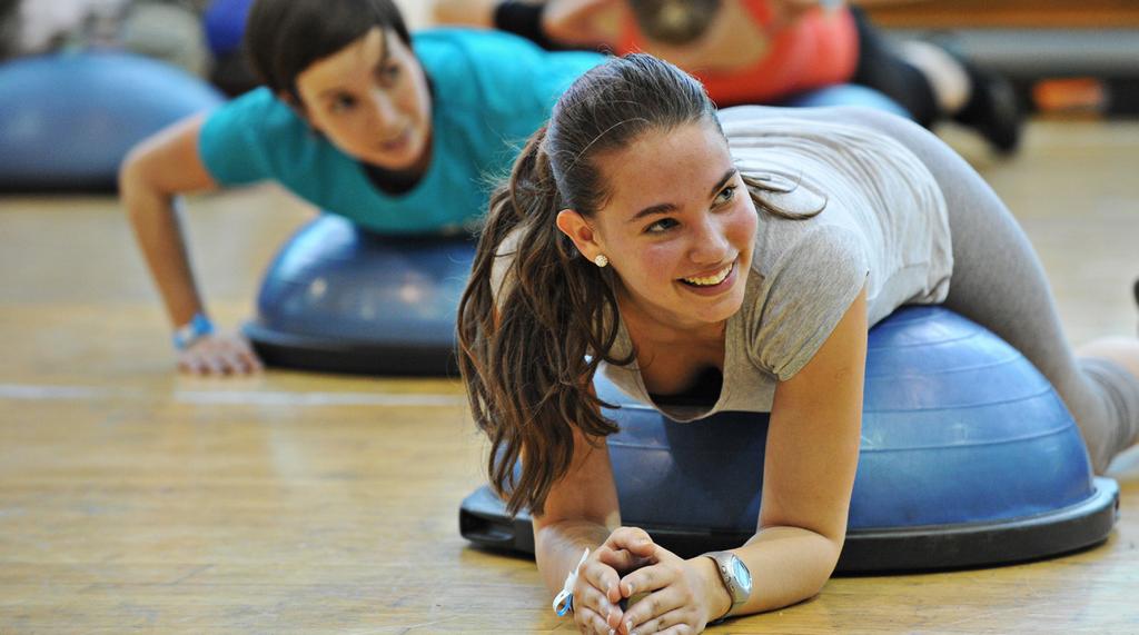 10. TÖRÔDJ AZ EGÉSZSÉGEDDEL, MARADJ FORMÁBAN! Azt gondolnánk, hogy az edzők, fitness trénerek mind tökéletes harmóniában, sportosan és egészségesen élnek. Sajnos ez nagyon sok esetben nem igaz.