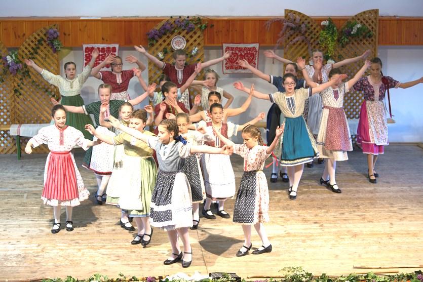 (vasárnap) 16 óra