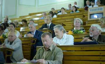 The conference was followed by a reception during which archives of Kiss Miklós s video collection revived the sounds and pictures of Árvay professor s 90th birthday celebration.