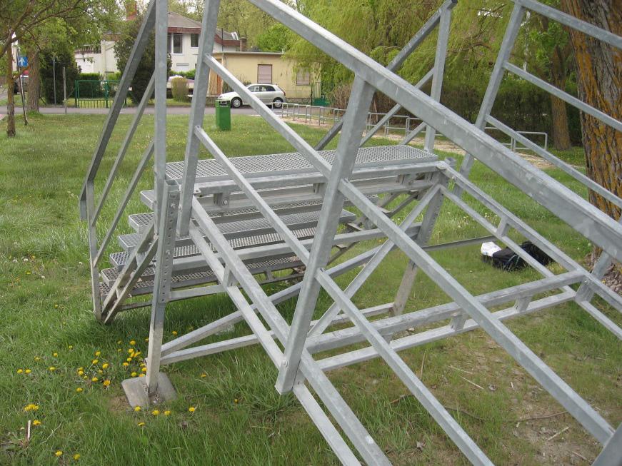 Ennyi előzetes információt követően az 1. táblázatban mutatjuk be a stég acélszerkezetén mért rétegvastagságokat és korróziós veszteségeket.
