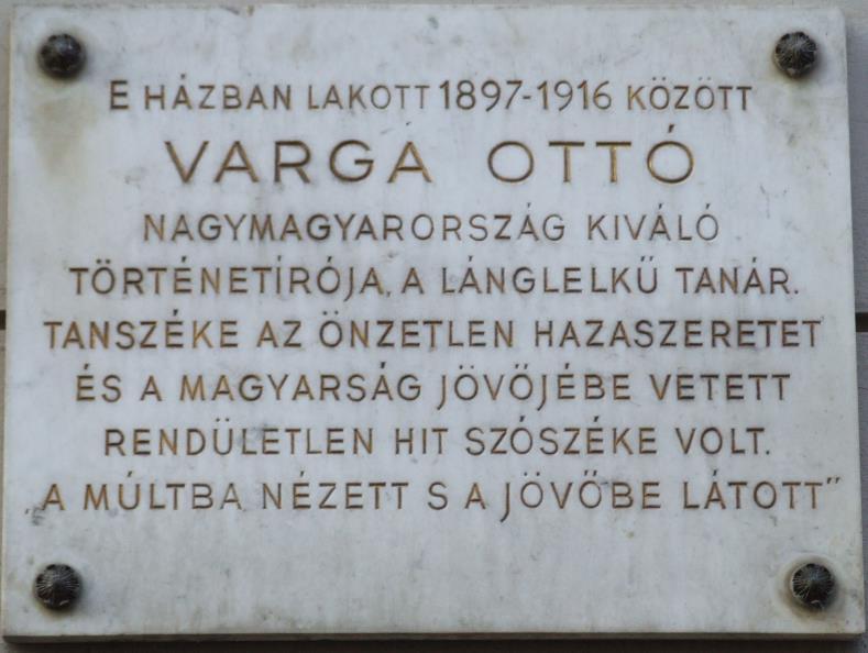 eseményekkel kapcsolatban, igen teljes körűek, amelyeket részletesen kifejt.