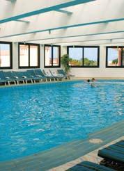 Facilităţi: restaurant principal bufet, restaurante a la carte (cu bucătărie internaţională, -orientală, snack), diferite baruri internaţionale, pub, lobby-, beach-, pool-, snackbar, oriental café cu