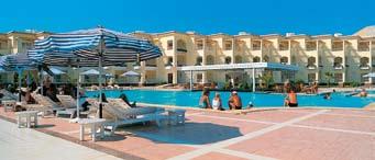 plajă, crocket, hidrobicicletă, sală fitness, aerobic, teren de tenis, tobogan uriaş, aqua şi surf center, şcoală de scufundări.