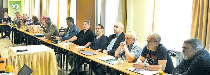 április 4-5-én Szekszárdon tartotta kétnapos ülését Hatvani Jácint MÉSZ elnök napirend elõtti felszólalásában köszöntötte a résztvevõket és tájékoztatott a két napos ülés programjának várható