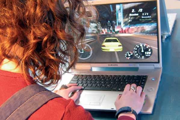 hardverteszt street legal: red line racing Mivel elég sok levelet kapunk a noteszgépekkel kapcsolatban, ezért úgy döntöttünk, készítünk egy kisebb helyzetjelentést a jelenlegi teljesítményéről.
