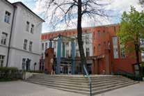 Bács-Kiskun megye Kecskeméti Kodály Zoltán Ének-zenei Általános Iskola, Gimnázium, Szakgimnázium és AMI Az ország első ének-zenei iskolájaként létesült Kodály Zoltán Ének-zenei Iskola létrejöttét