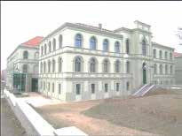 Veszprém megye Pápai Bartók Béla AMI Pápa zenei életének múltját több historikus mű is feltárja, és ez a múlt több szálon összefonódik a zeneoktatás történetével.
