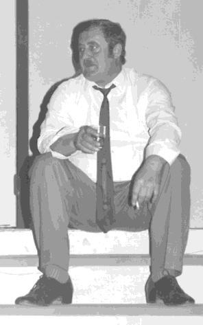 Poltárski ochotníci po vzniku DOS nelenili. Už 13. 2. 1981 sa konala prvá premiéra divadelnej hry Puknutý mliečnik. Počas dlhej histórie súboru trikrát zmenili názov.