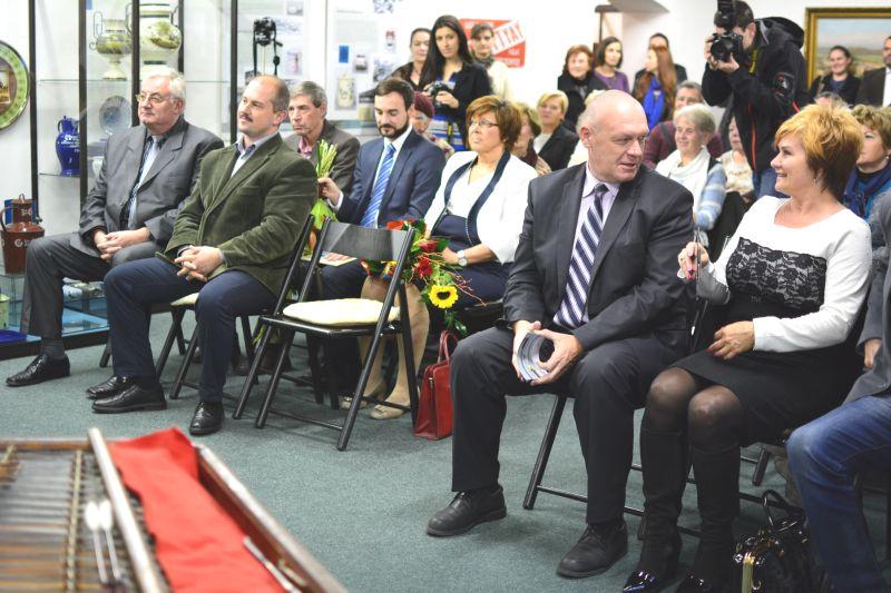 desať rokov. Vernisáže sa zúčastnil aj predseda Banskobystrického samosprávneho kraja, Ing.Mgr. Marian Kotleba a vedúci Oddelenia kultúry a cestovného ruchu BBSK, Mgr. Peter Černek.