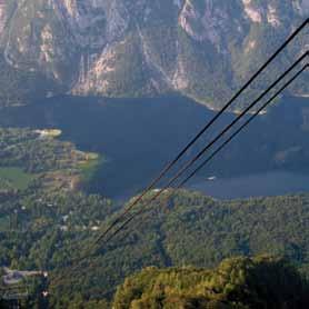 Ez a hegy 1530 méter magas, ahonnan csodálatos kilátás nyílik a Júlia-Alpokra és a Bohinji-tóra. A természeti csodák megtekintését követően a délutáni órákban indulunk Snovikba. 5.