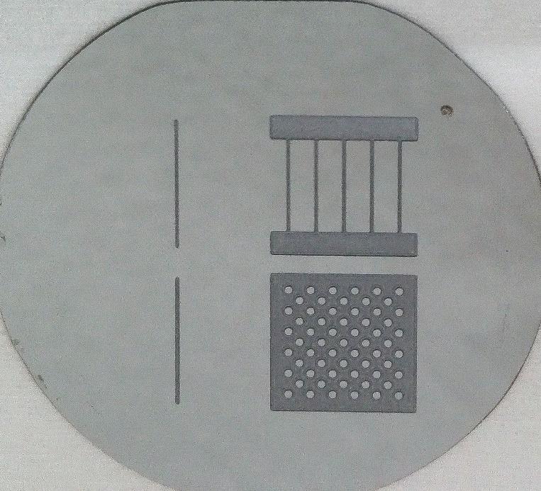 2. táblázat: A mintázatokon mért átlagos értékek felső szélesség [µm] alsó szélesség [µm] alámaródás [µm] 1. 211,82 103,97 5,91 2. 208,93 98,46 4,46 3. 404,25 296,95 2,13 4.