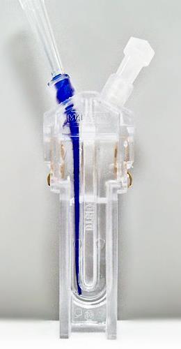 9. ábra. Malvern Zetasizer Nano ZS műszer (Malvern, UK; a kép forrása: Zetasizer NANO series prospektusa) és az általunk használt DTS1070-es cella ábrázolása. (forrás: http://www.materialstalks.