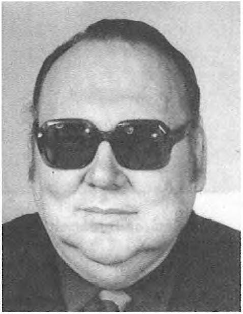 ... Jej manzel Jozef Klausz je podnikatefom, tiez slovenského pővodu, dcéra Karola (1975) je poslucháckou zurnalistiky na FF UK v Bratislave, syn Kornél (1977) v tomto roku maturoval na