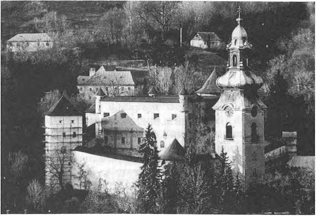 Veresovej zacína pösobit predajna vysokoskolskych ucebníc, odbornej literatúry najmá z oblasti spolocenskych vied a národnostnej literatúry, ale v neposlednom rade aj citárefi, kaviárén a klub, v