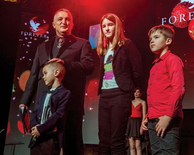 BOŽIĆNI PARTY BUDAPEST, 2017. DECEMBER 15. Program je otvorio DR. MILESZ SÁNDOR pozdravnim riječima: "Došao je i ovaj dan; vrijeme jako brzo leti!