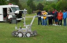 1999-ben jelentek meg a Remote Ordnance Neutralization (RON) robotok, amelyek a vezetőnélküli járművek fontos részét képezik. Több száz ilyen rszerű robot készült.