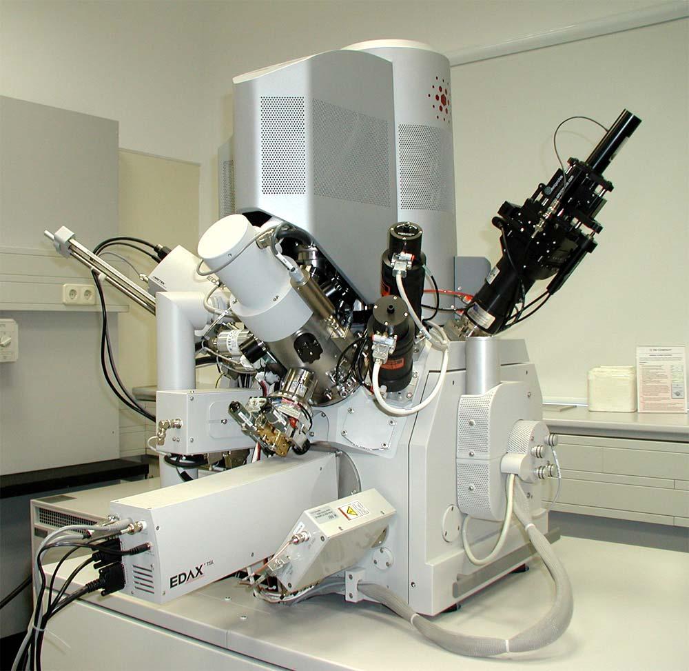 FEI Quanta 3D SEM/FIB ion oszlop elektron oszlop omniprobe nanomanipulátor DX detektor gáz injektorok nt.