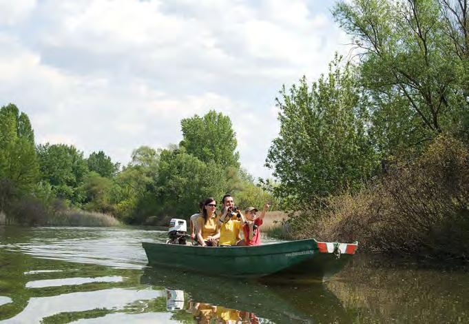 A tó északi részén a Tisza-tavi Madárrezervátum a Hortobágyi Nemzeti Park részeként 1999 óta a világörökség része, amelyet a Ramsari Egyezmény a nemzetközi jelentőségű vízimadárélőhelyek között