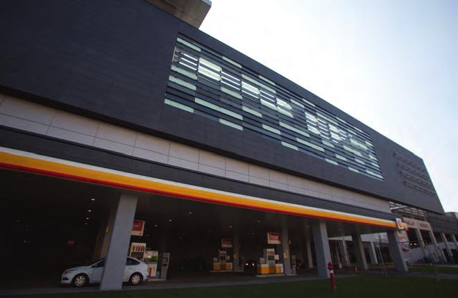 9 REsource Árkád 2 now open to the public After 18 months of construction the Budapest shopping mall Árkád 2 opened its doors to the public on March 21.