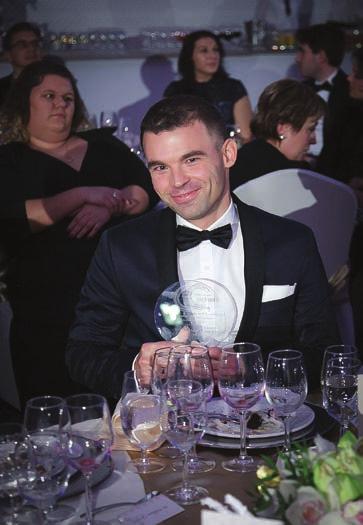 Taulmáyai alatt egyéves ösztödíjjal a fracia Uiversité Bordeaux Motesquieu IV egyetem hallgatója volt.