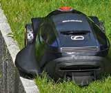 INTEGRÁLT ESŐSZENZOR Az XR robotfűnyíró esőben automatikusan visszatér a bázisra és csak akkor