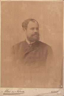 Központi Antikvárium 17 Fénykép, fényképészet 110. Ady Endre (1877-1919) költő, publicista Székely Aladár által készített két fotója. A költőről készült képek ikonikus darabjai.