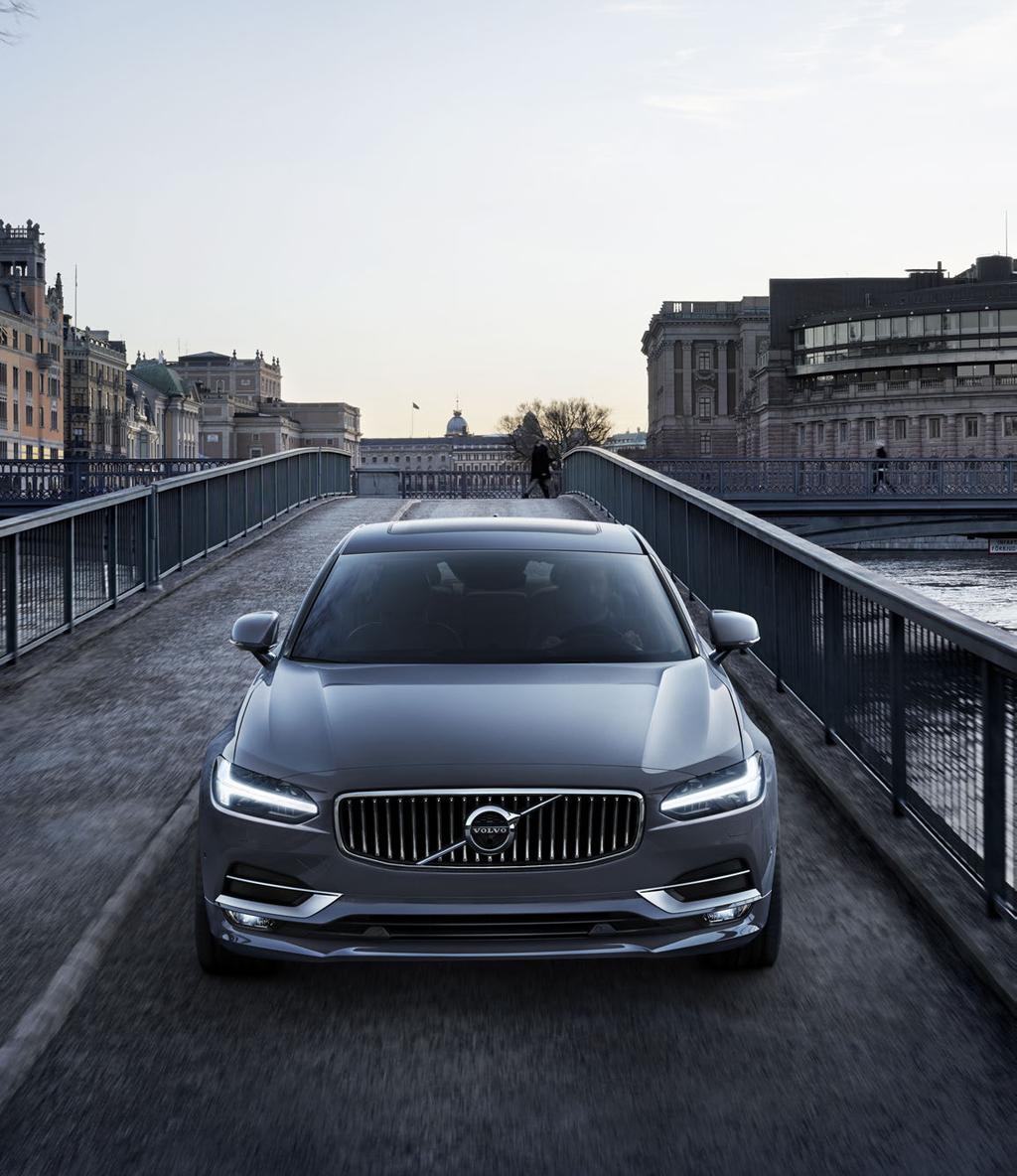 VOLVO S90 T6 AWD Inscription Kagylókék metál fényezés