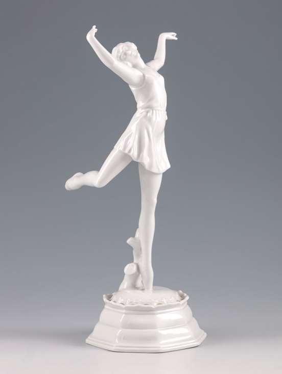 173. Art deco kisplasztika - Balerina Porcelán, két ujja sérült. Modellőr: Dorothea Charol, 1922.