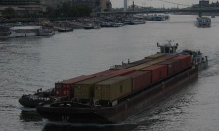 Kormányzati törekvések a belvízi hajózás segítése érdekében Magyar állam fő stratégiai céljai, és a megvalósításuk érdekében indított projektek Duna hajózási feltételeinek javítása: 10 db CEF (EU)