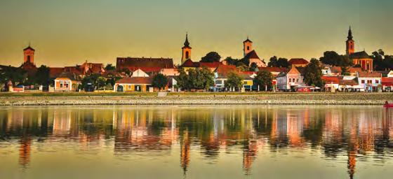 Szentendre, a művészet városa Macskaköves utcák, pasztellszínű barokk házikók, megújuló Duna-parti sétány, sok-sok múzeum, galéria és templom, kiülős teraszok ez mind Szentendre.