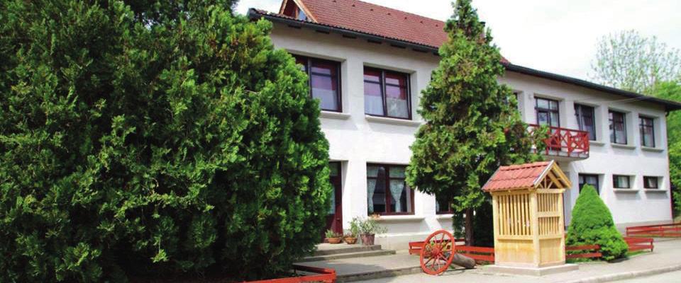 Iskola 15 Autista mentorprogram és árnyékpedagógia a Balatonendrédi Általános Iskolában Vidéki környezetben, a Dél-Balaton térségében egyedülálló módon, az autista tanulók integrált oktatásának