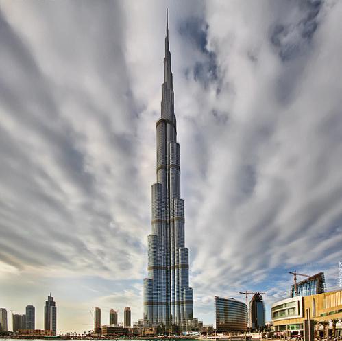 nap: Budapest Dubai Elutazás Dubaiba a déli órákban. Érkezés után transzfer a szállodába, szállás. 2. nap: Dubai DUBAI a második legfontosabb emírség, amely az Arab-öböl partján kb.