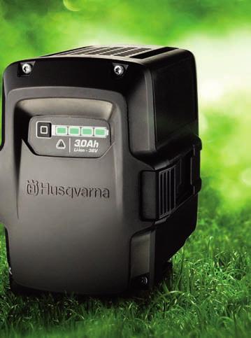 Új áramforrás, változatlan teljesítmény Bemutatjuk a Husqvarna akkumulátoros termékeit.