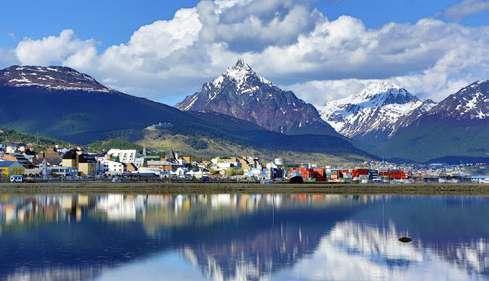 T CHILE ARGENTÍNA ZFÖLD ÉS PATAGÓNIA CSODÁI Chile Argentína Magellán-szoros, Amerika legdélebbi pontja Perrito Morino, Balmeceda, Cerano gleccserek Santiago de Chile és Buenos Aires megtekintése A