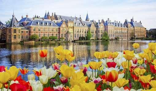TULIPÁNVIRÁGZÁSKOR HOLLANDIÁBAN Benelux körutazás Keukenhof több millió tulipánnal Luxembourg az elegáns főváros Amsterdam gyémántjai és hajókirándulás Impozáns belga városok megtekintése BELGIUM 1.